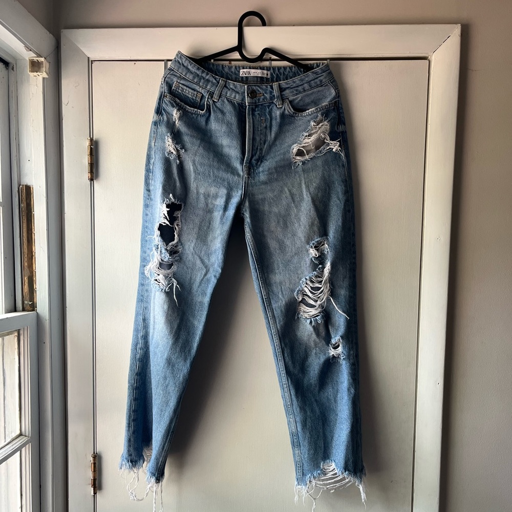 Zara Ripped Mom Jean - Size 6